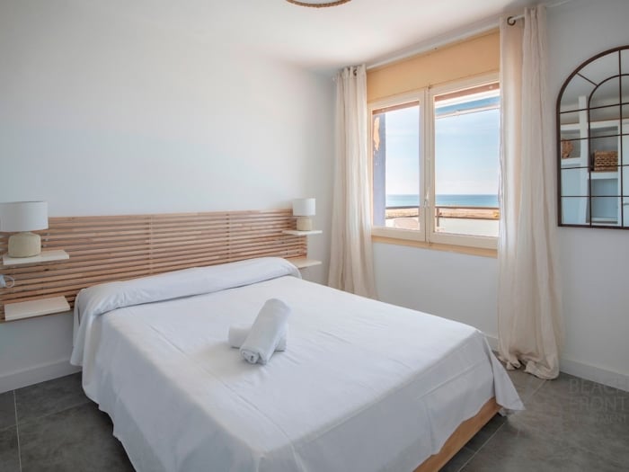 image R155 Beachfrontapartment 3 6