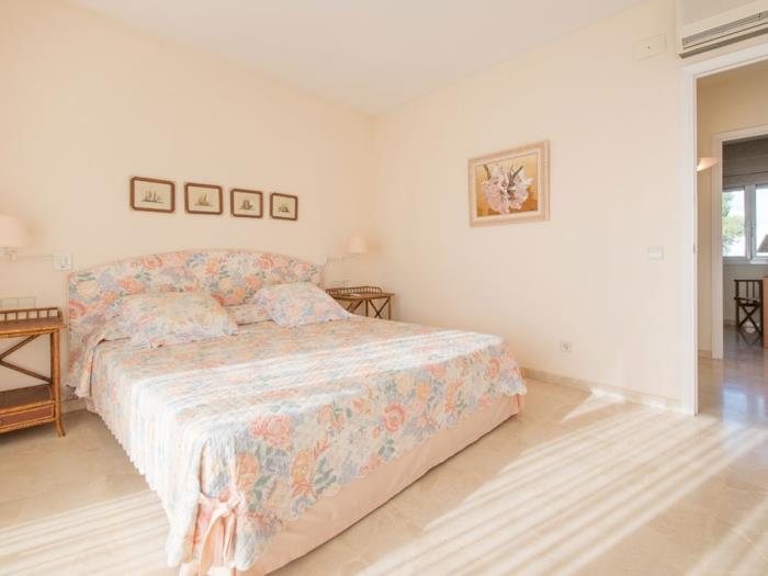 image R5 Casa Coma ruga con piscina y parking 21