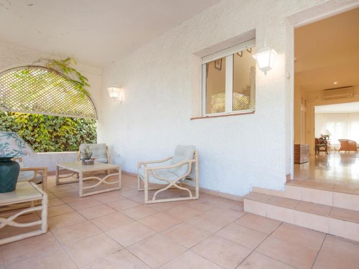 image R5 Casa Coma ruga con piscina y parking 24