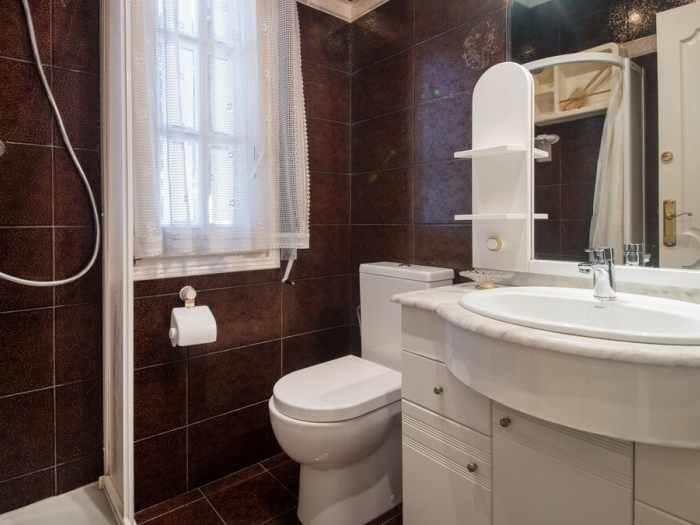 image R60 Villa con jardín y piscina 9