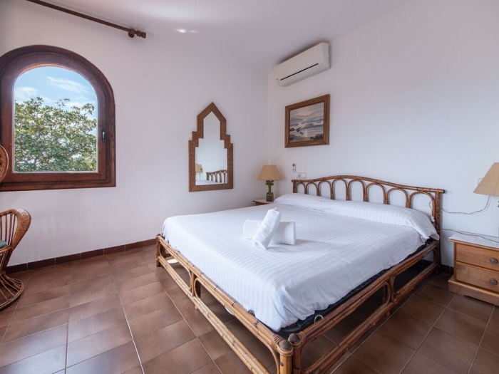image R84 Villa con Piscina y pista de Tenis 24