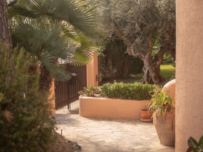 image R84 Villa con Piscina y pista de Tenis 33