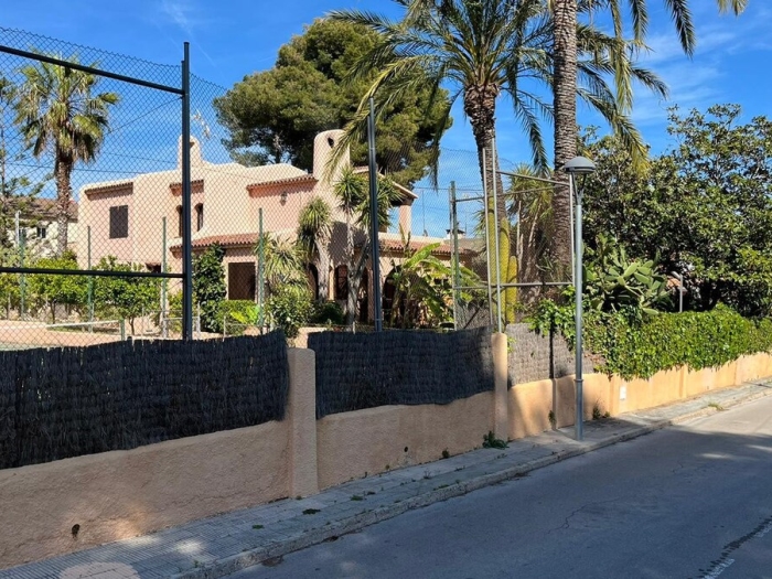image R84 Villa con Piscina y pista de Tenis 3