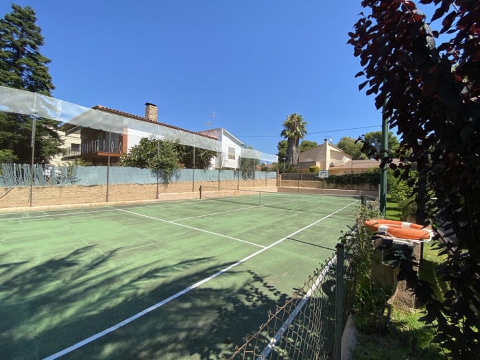 image R84 Villa con Piscina y pista de Tenis 41