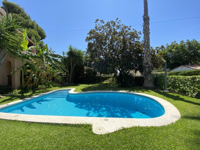 image R84 Villa con Piscina y pista de Tenis 42