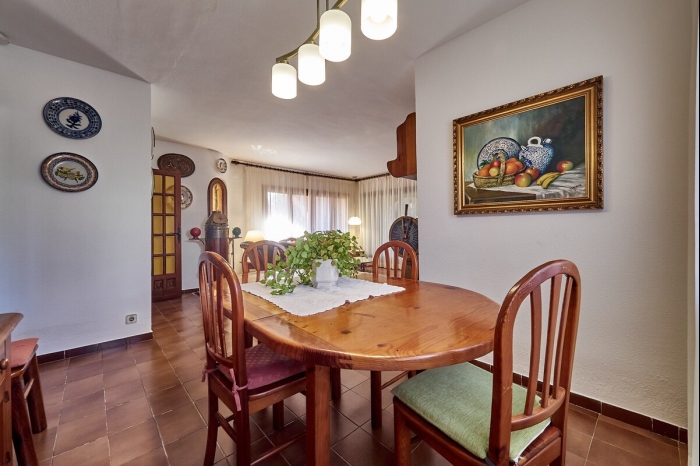 image R84 Villa con Piscina y pista de Tenis 44