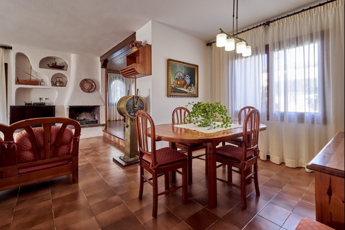 image R84 Villa con Piscina y pista de Tenis 45
