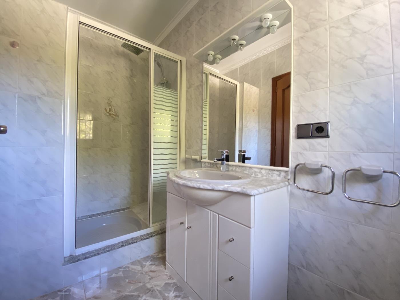 image TH45 Spacieuse villa avec piscine privée à 900 m de la plage 11