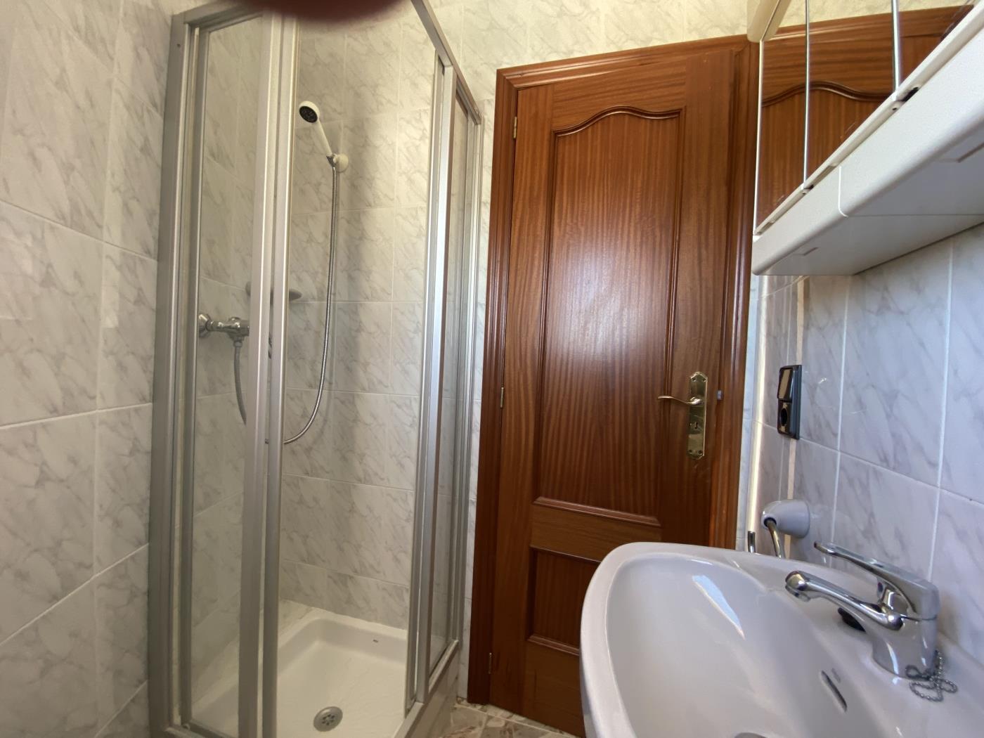 image TH45 Spacieuse villa avec piscine privée à 900 m de la plage 7