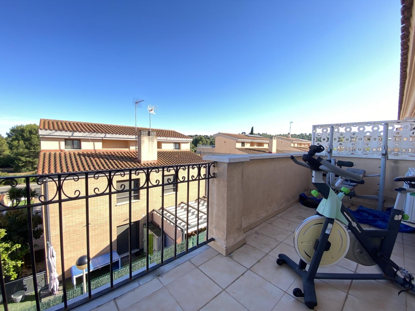 image TH46 Maison méditerranéenne · Piscine, terrasses et détente à Salou 10