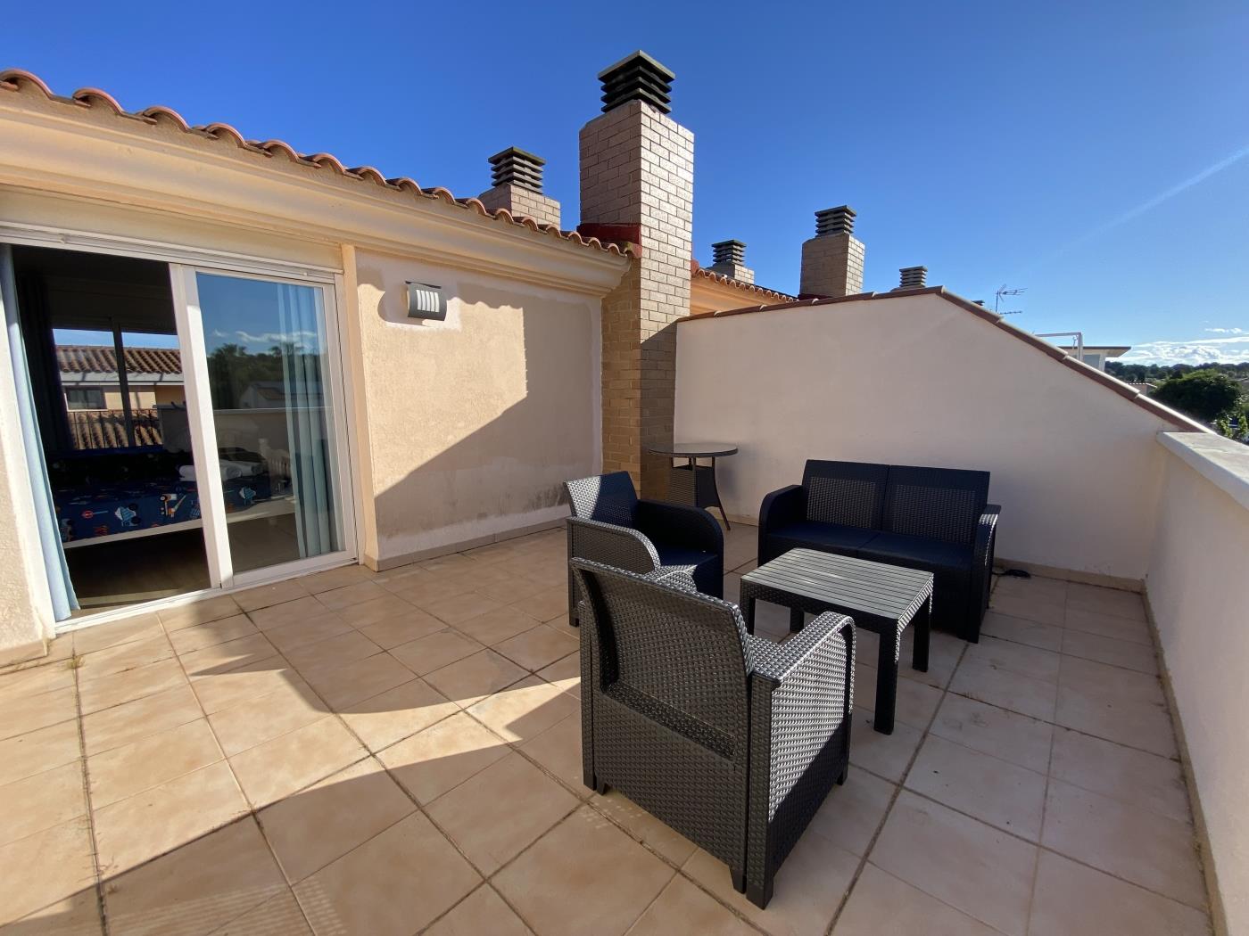 image TH46 Maison méditerranéenne · Piscine, terrasses et détente à Salou 11