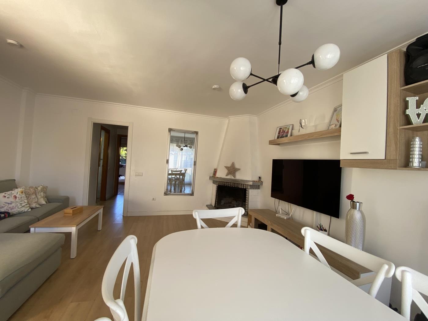 image TH46 Maison méditerranéenne · Piscine, terrasses et détente à Salou 18