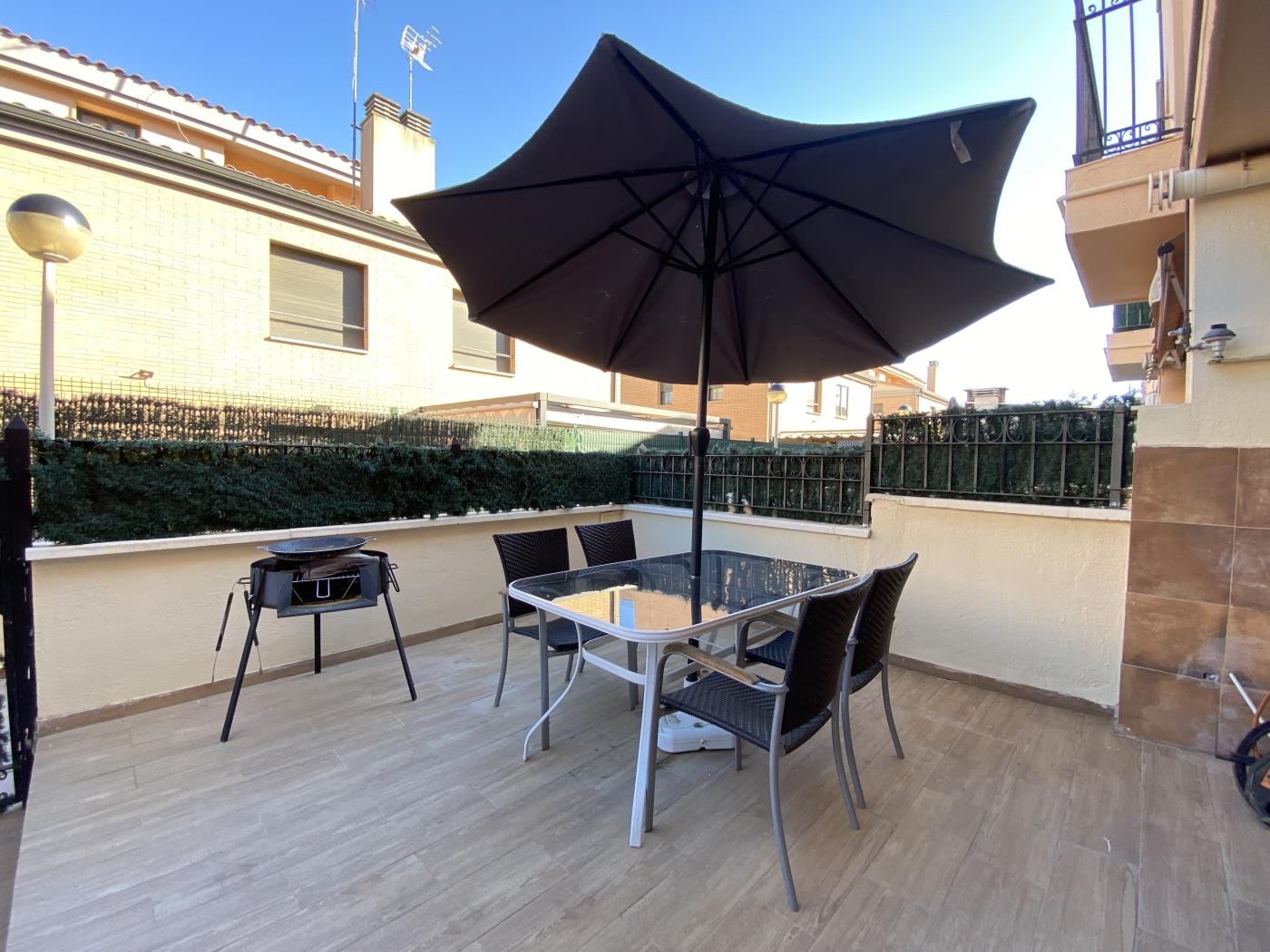 image TH46 Maison méditerranéenne · Piscine, terrasses et détente à Salou 25