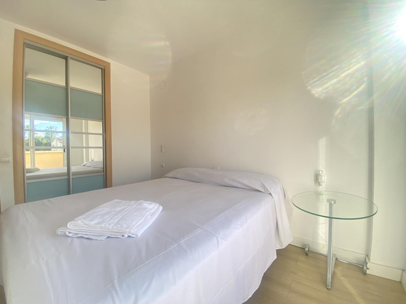 image TH46 Maison méditerranéenne · Piscine, terrasses et détente à Salou 8