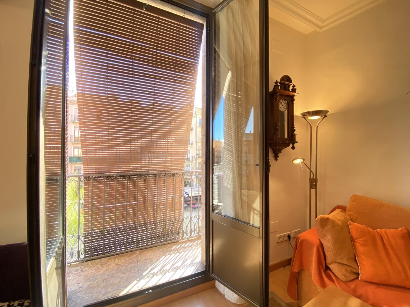 image TH61 Apartamento centrico en la Plaza de la Font 11