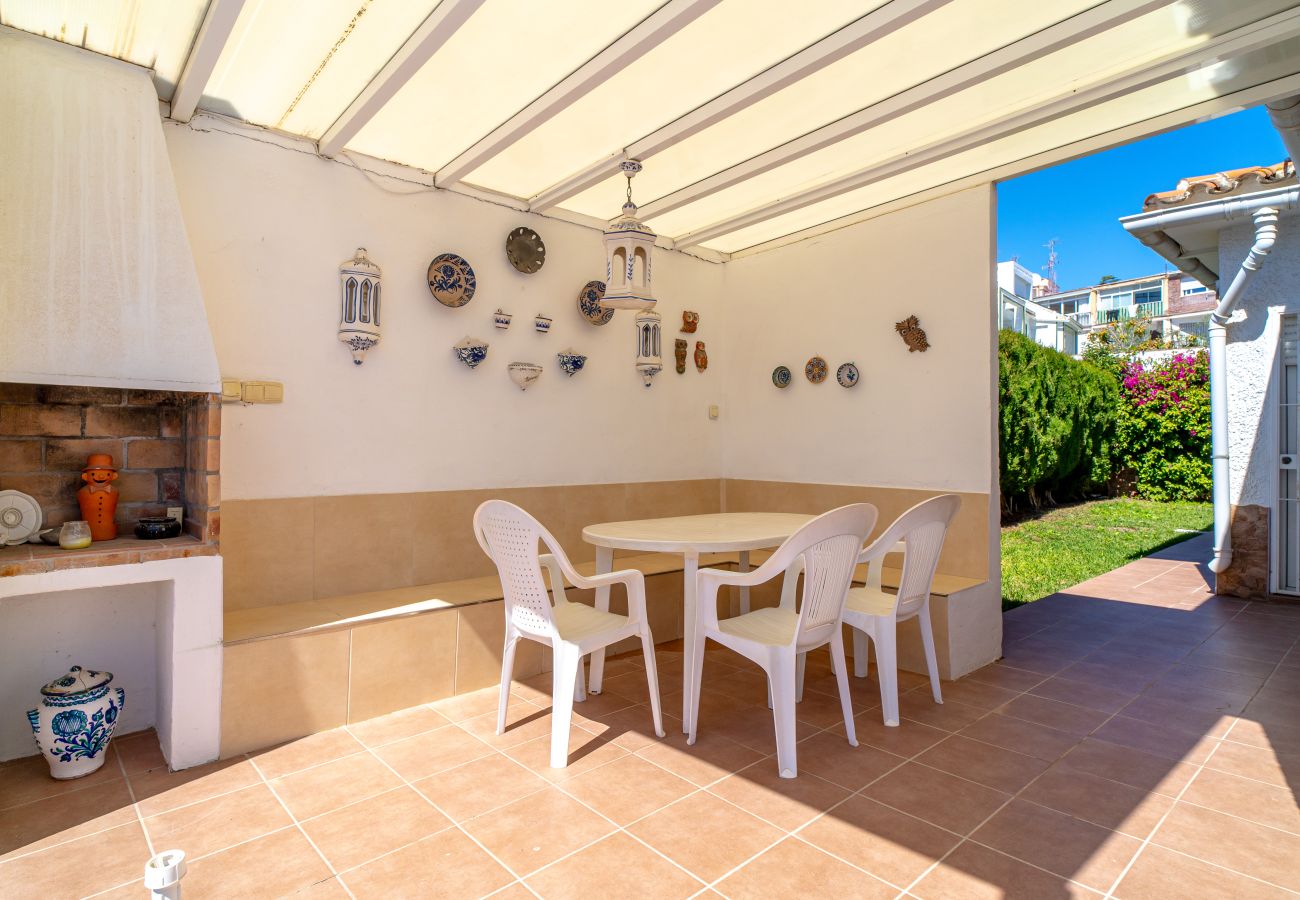 Вилла на Nerja - Spacious Villa with private pool and Air Conditioning In Nerja Ref 403