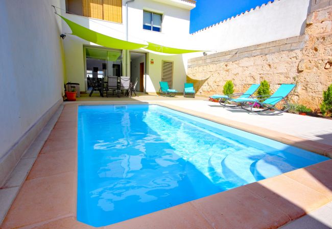  на Muro - Foners Mallorquins 004 fantástica moderna casa con aire acondicionado, piscina privada, solarium y terraza
