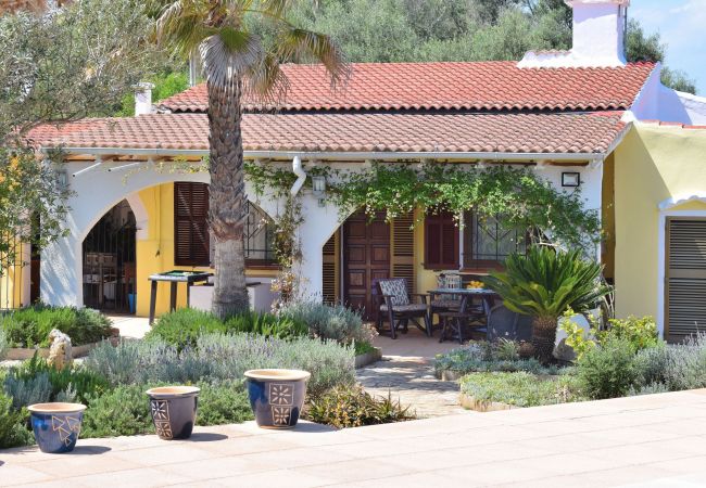 Особняк на Santa Margalida - Can Burguet 099 encantadora finca en la naturaleza con precioso jardín, piscina privada y WiFi