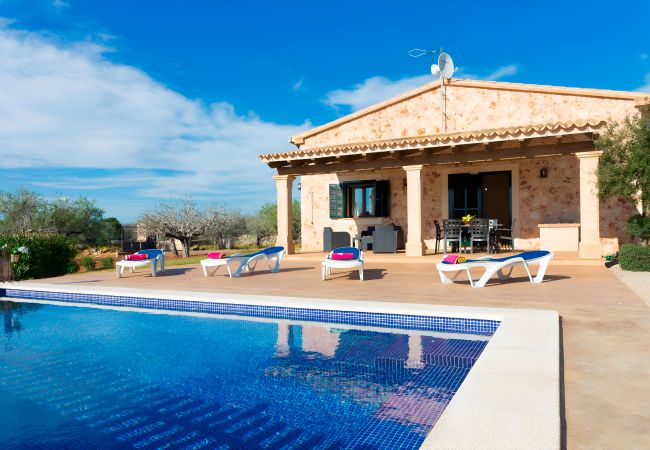 на Sineu - Son Rossignol 155 acogedora finca rústica con piscina privada, terraza, barbacoa y WiFi