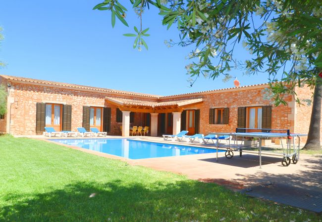  на Campos - Can Mates Nou 404 fantastica finca con piscina privada, terraza, ping pong y aire acondicionado