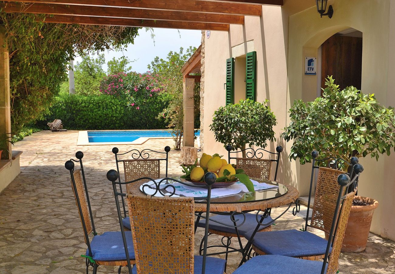Особняк на Sineu - Can Blanc 018 finca rústica con piscina privada, aire acondicionado, terraza y barbacoa