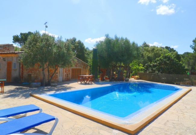  на Campos - Sa Costa 411 finca rústica con piscina privada, terraza, jardín y aire acondicionado