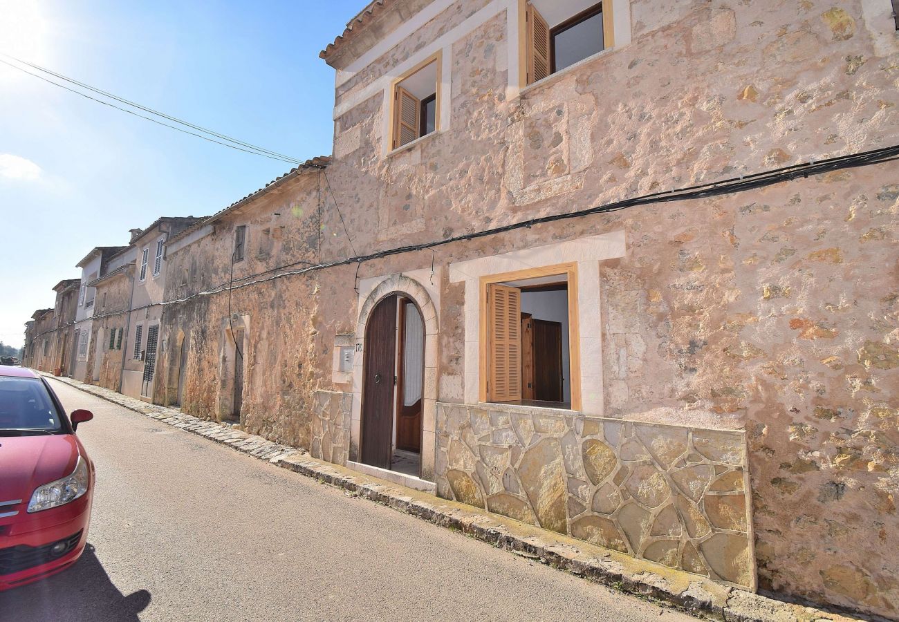 Дом на Maria de la salut - Sa Raval 082 acogedora casa de pueblo tradicional con terraza y WiFi
