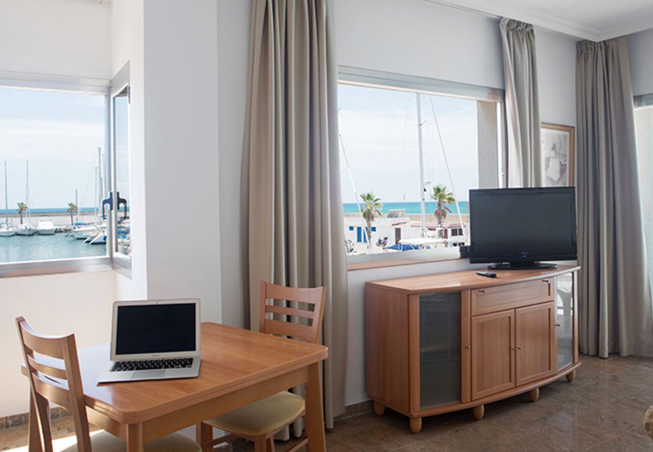 Апартаменты на Ситжес / Sitges - Меблированные апартаменты с видом на море