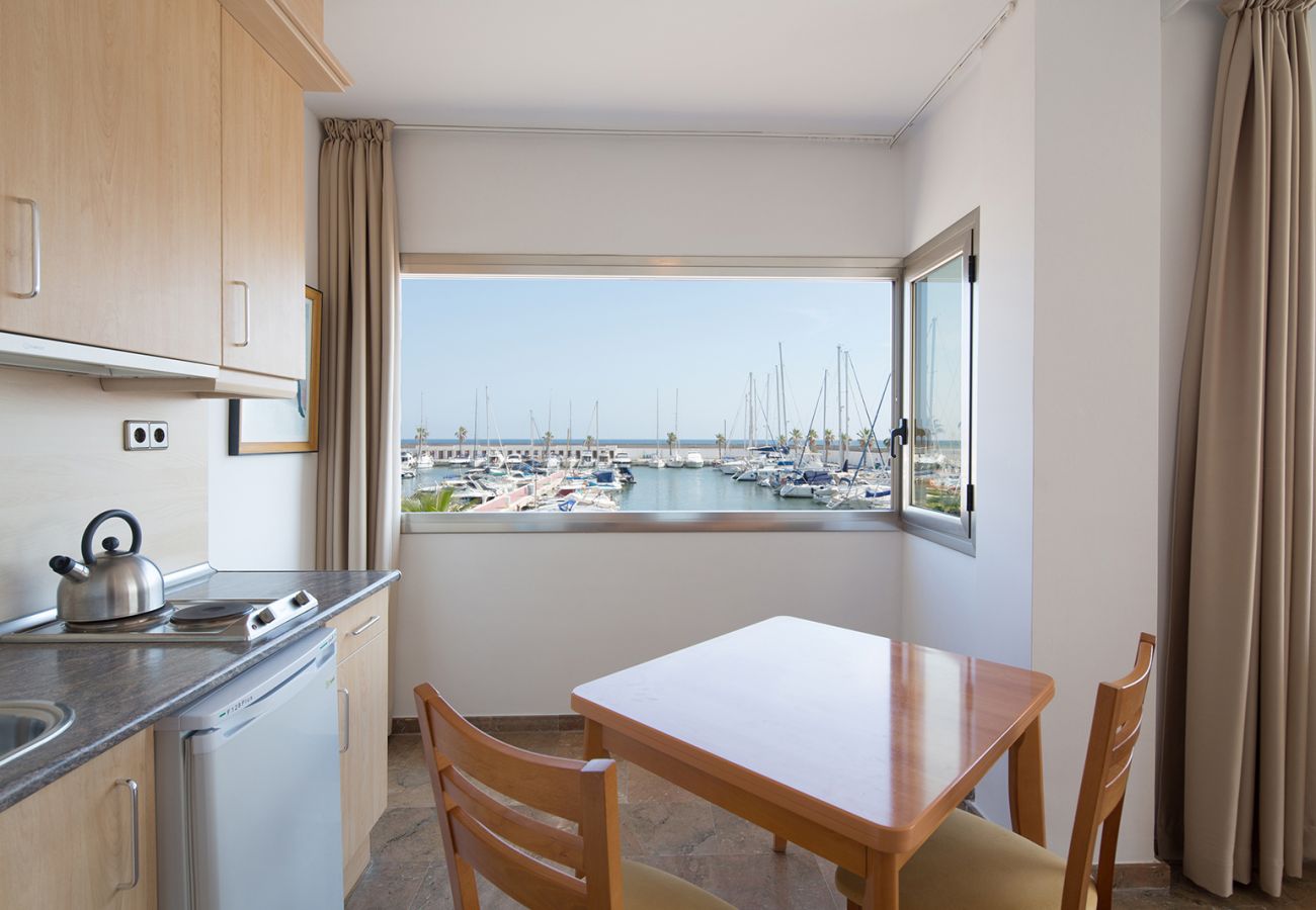 Апартаменты на Ситжес / Sitges - Меблированные апартаменты с видом на море