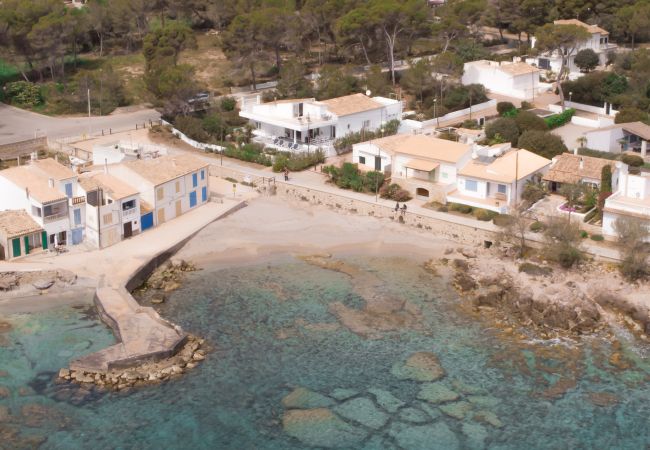  на Capdepera - Na Pilena 073 fantástica villa con acceso a la playa, terraza, barbacoa y WiFi