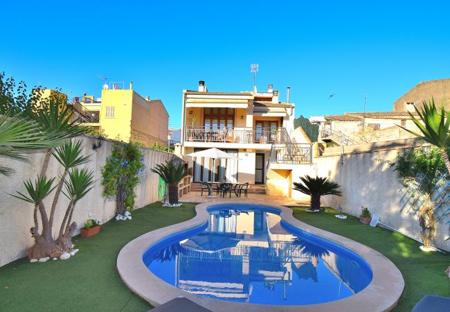  на Muro - Capavila 196 fantástica villa con piscina privada, terraza, aire acondicionado y WiFi