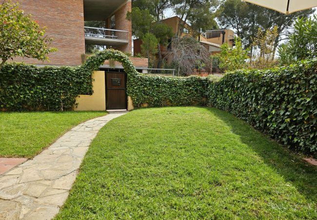 Таунхаус на Таррагона - TH39 Большой дом с частным садом и террасой с барбекю в Тамарите